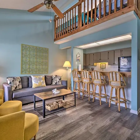 Pcb Condo With Balcony Close To The Beach!